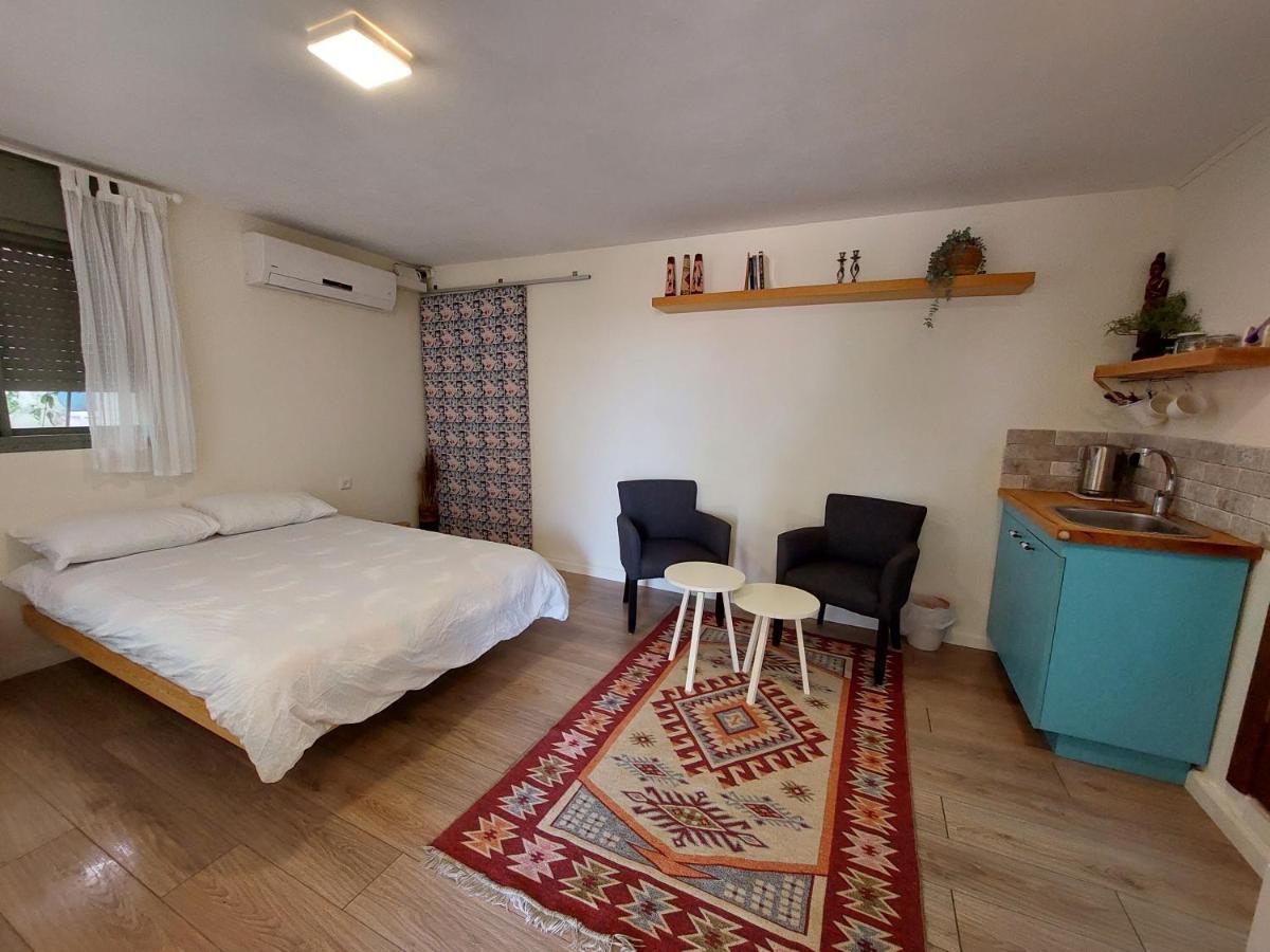 Cute guest room Kefar Weradim Buitenkant foto